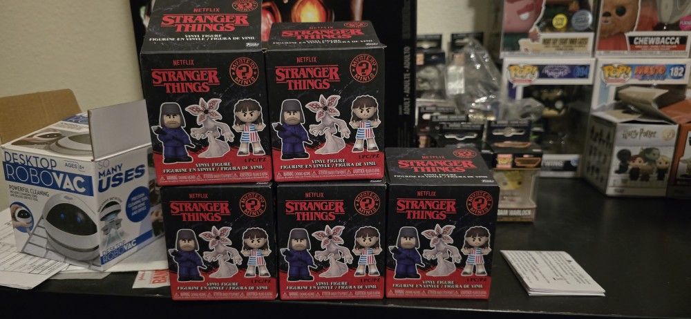 Stranger Things Mystery Minis 6 total