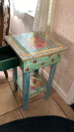 HAND-PAINTED SIGNED BY THE ARTIST SIDE TABLE