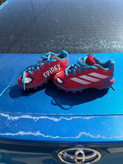 Baseball cleats