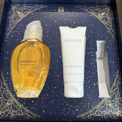 The Givenchy Amarige Eau de Toilette gift set is a floral fragrance set for women.