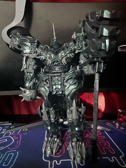 Studio Series Titan Class Grimlock