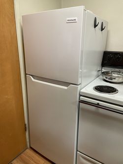FRIGIDAIRE MODEL FFET1022UW