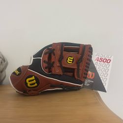 Wilson 11.5” — 7 -10 Years Old