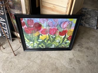 Beautiful Tulip Picture  Framed Nicely   29x23”
