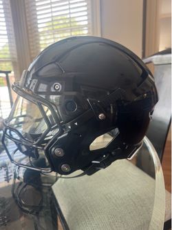 2026 Riddell Axiom helmet (new and never used)