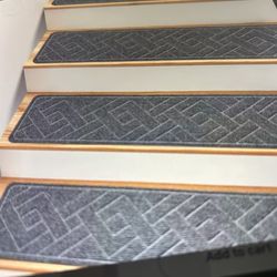 14 light grey carpet stair treads peel and stick new $15