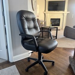 Very nice office chair