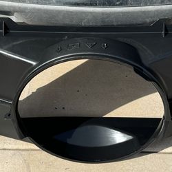 2000 To 2006 Suburban Fan Shroud In Good Condition!