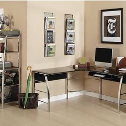 office desk – L shape or corner desk – black/chrome