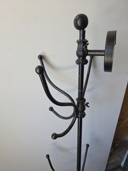 HANGING WALL RACK FOR HATS  SCARFS