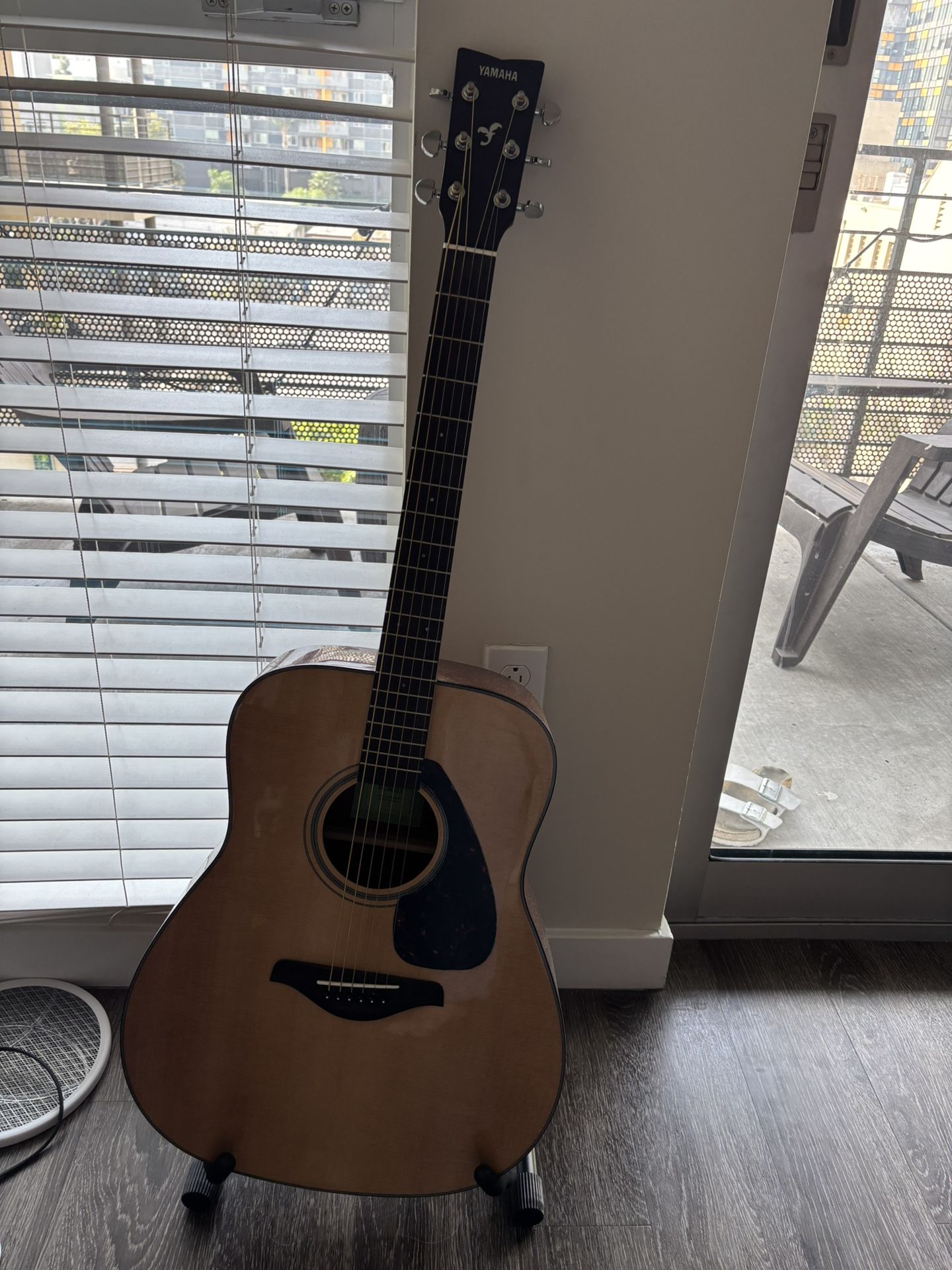 YAMAHA FG800J Solid Top Acoustic Guitar