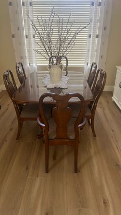 Dining table with 6 chairs