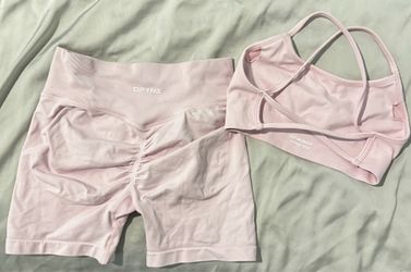 Dfyne baby pink set