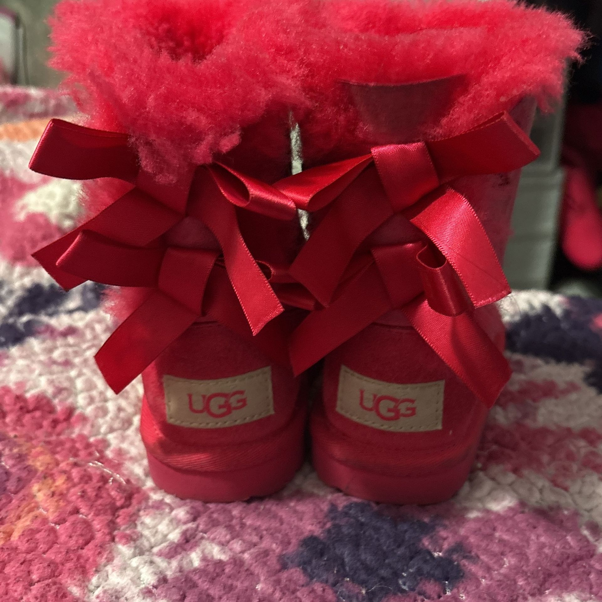 UGG Baileyboots toddler size 7 toddler girl-used