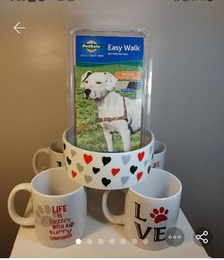 Pet Bundle 4 mugs, 1 feeding dish, 1 medium no pull harness