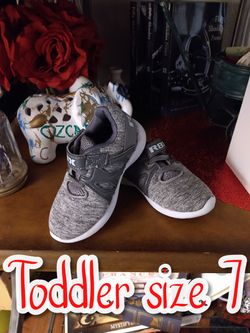 Toddler size 7 Reebok's shipping or pick up 67th Ave and Thomas