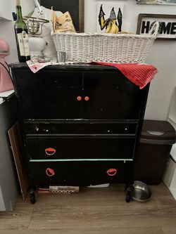 Dresser.