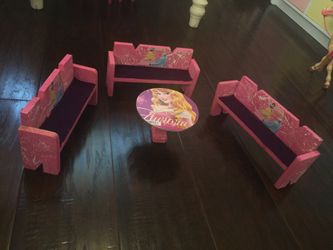 Barbies living room set