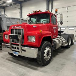 Mack Truck, 50,000 Miles, Automatic Diesel - Like New - 2018 – Chicago, IL
