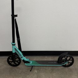 🛴 CityGlide Scooter – Brand New in Box  Brand new CityGlide kick scooter, never used.   Still in original packaging.  • Large wheels for smooth ride 