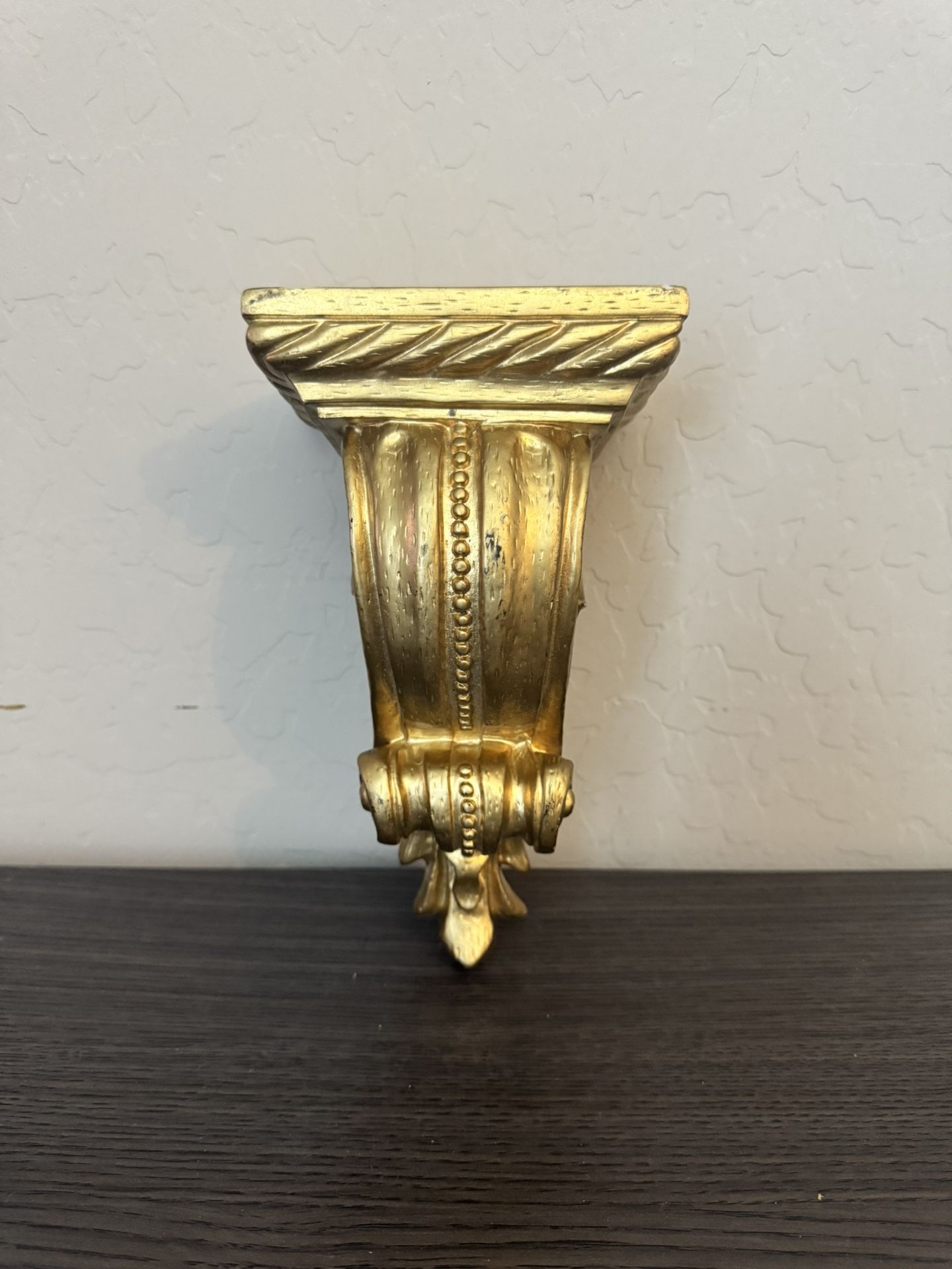 Elegant Gold Wall Sconce