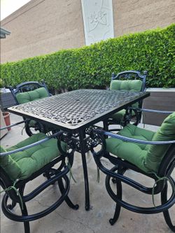 Good Quality high dining set with 4 Barstools chairs /outdoor Furniture/Cash Only