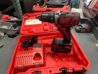Milwaukee M18 Drill Driver Kit