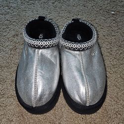 UGG Kids Tasman Slippers Metallic Silver Size 13 Cozy Slip-On Shoes