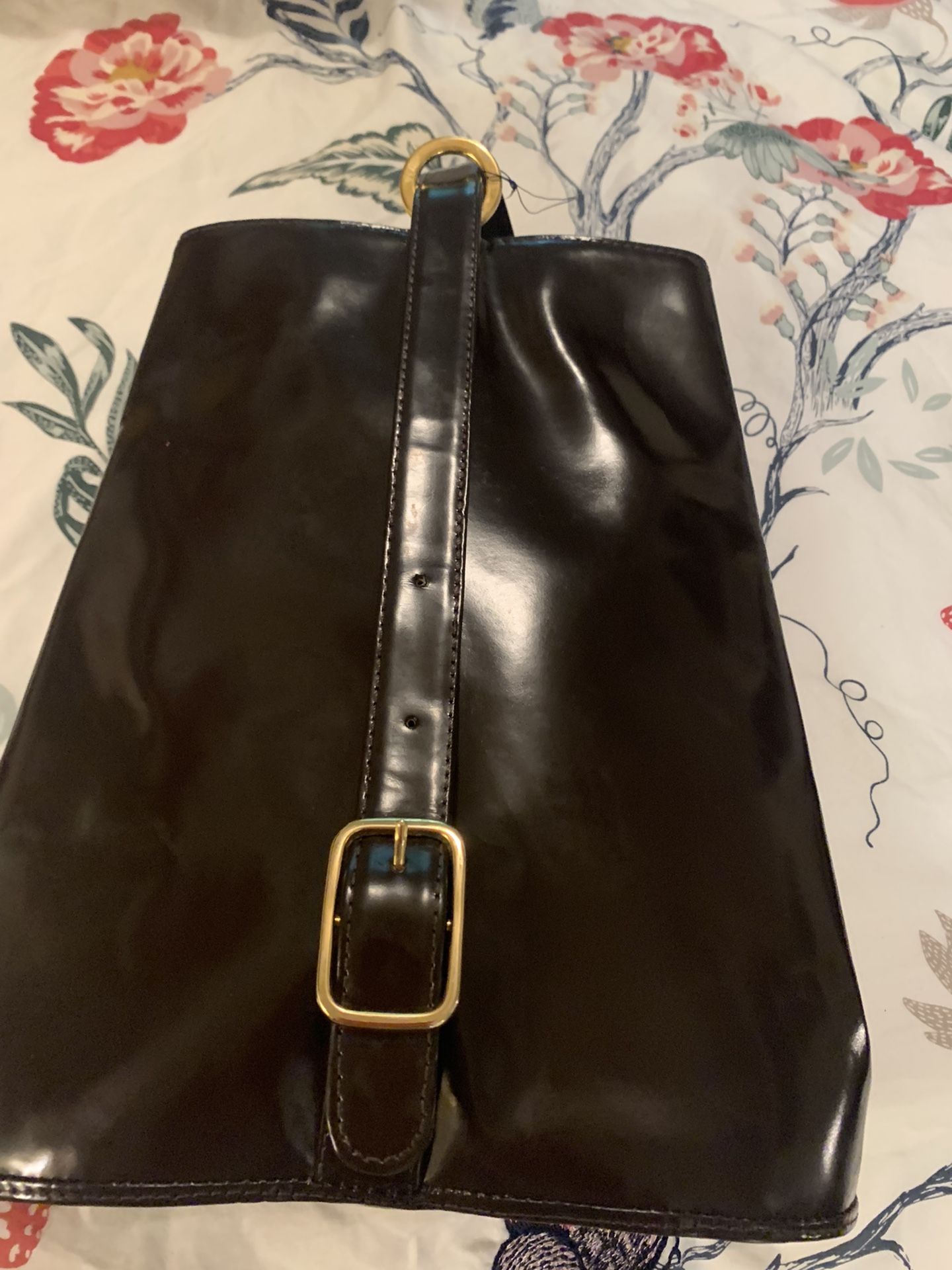 Bolsa De Cuero Legítimo Y De Diseño Italiano Para Llevar En La Espalda