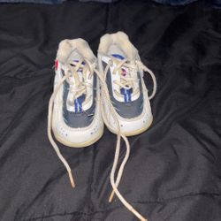Buster Brown Airborne Toddler Sneakers Size 4 – White/Navy