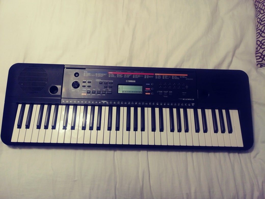 Yamaha PSR E263 61 Key Portable Keyboard