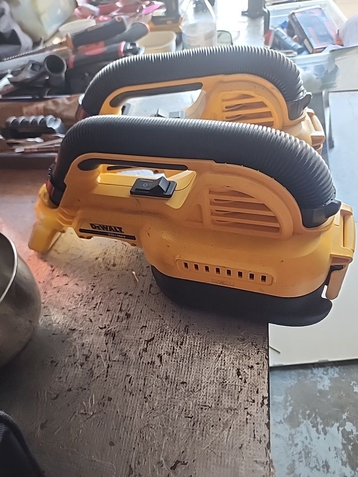 20v wet dry vac dewalt