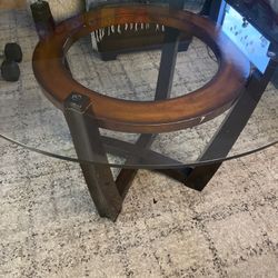 Round dining Table