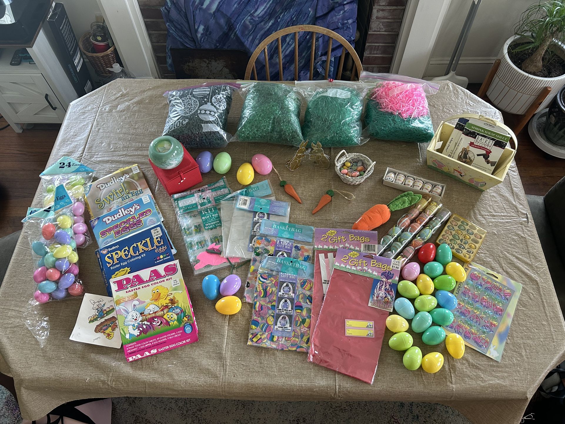 Easter Basket And Decoration Bundle