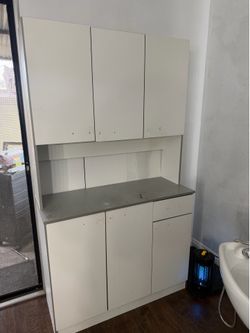 Storage cabinet