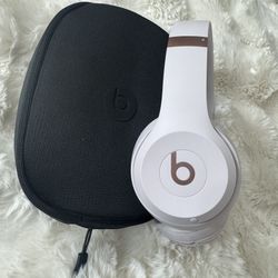 Beats Solo 4