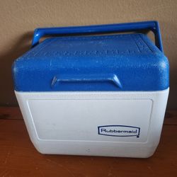 Vintage Rubbermaid 6 Pack Cooler