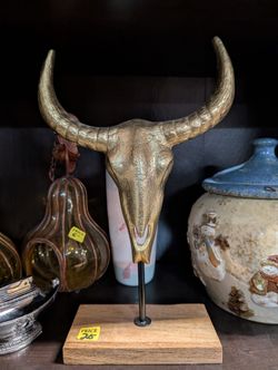 Decorative Longhorn Steer Skull Sculpture on Stand Rustic Western Home Decor