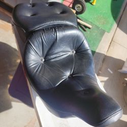 Harley Davidson, Mustang Seat