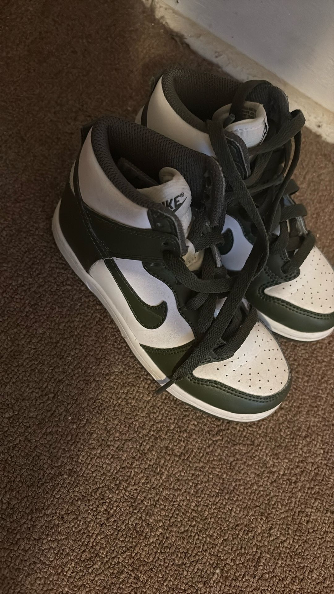 12 C Kids High top Nikes