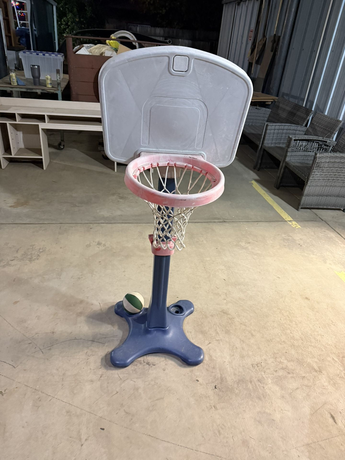 Kids Basketball Hoop.