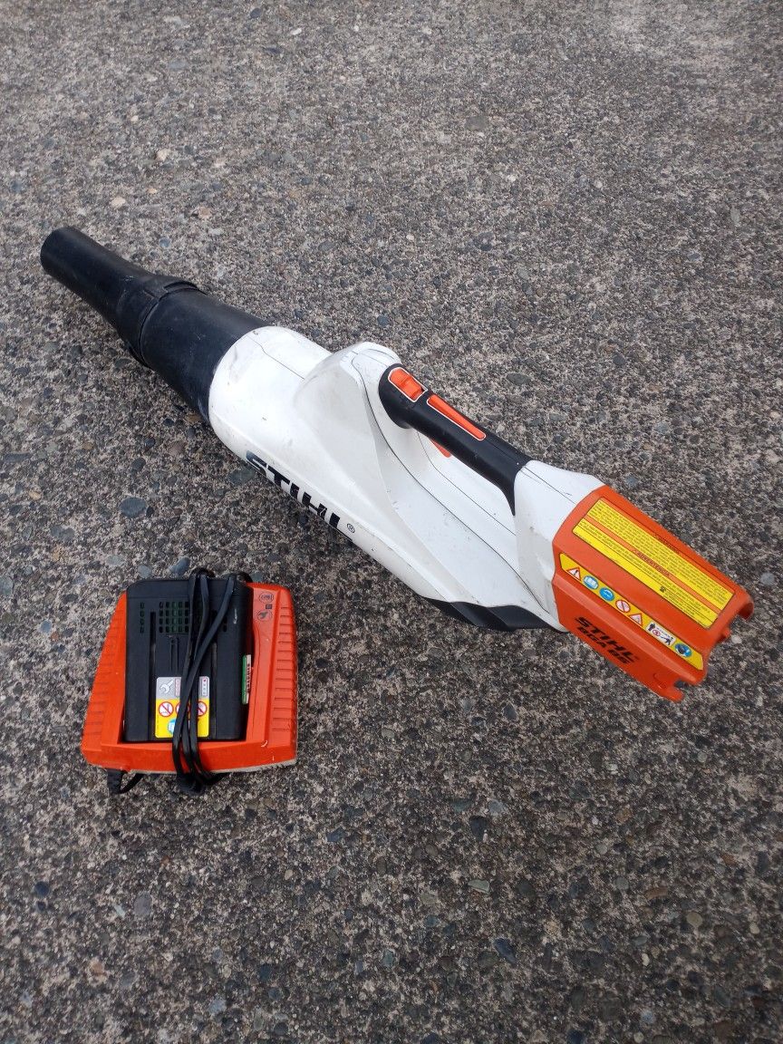 STIHL BGA85 36Volt Leaf Blower AP180 Battery AL300 Charger Vgood Condition. Other Tools