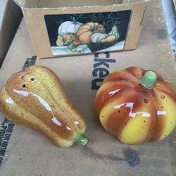 Salt And Pepper Set