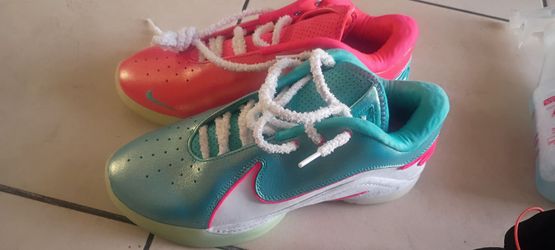 Nike Low-Top Sneakers – Teal and Pink