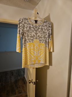 Women Blouses Different Sizes Excellent Condition.  $5 EACH 