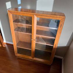 ✨Mid Century Modern✨Mission Style Oak Display Cabinet