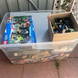 Legos Large Bin Full Minifigures 60+ & Bricks
