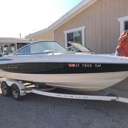 2000  Maxum  21"  Open Bow  Merc Cruser