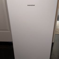 Bangson 2.3 Cubic Feet Mini Fridge W/ Freezer 
