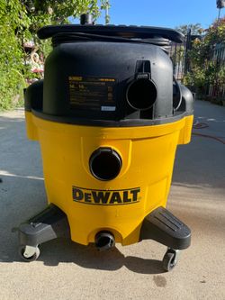 DEWALT WET/DRY VACUUM